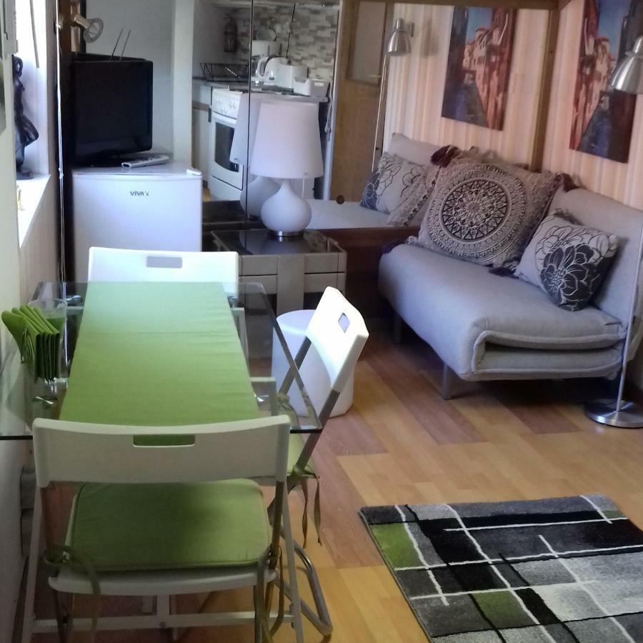 Apartment " Studio Green " Free Parking, Self Check-In Zagreb Luaran gambar